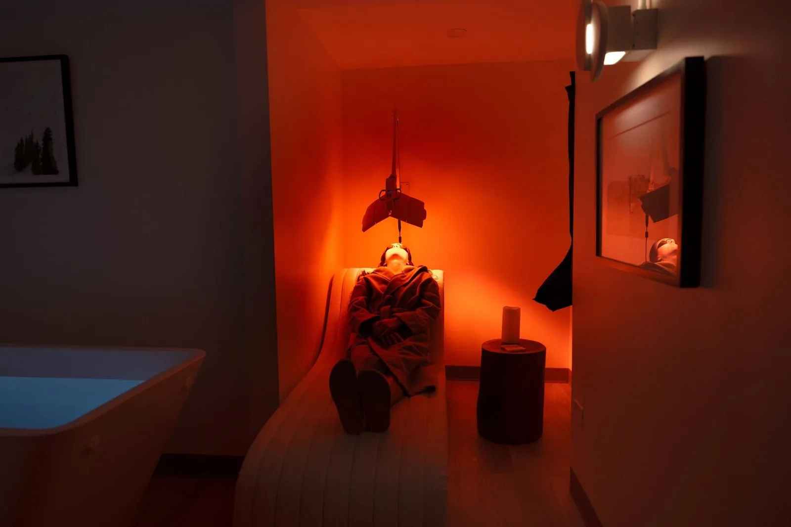 Sway remedy room with red light therapy and cold plunge